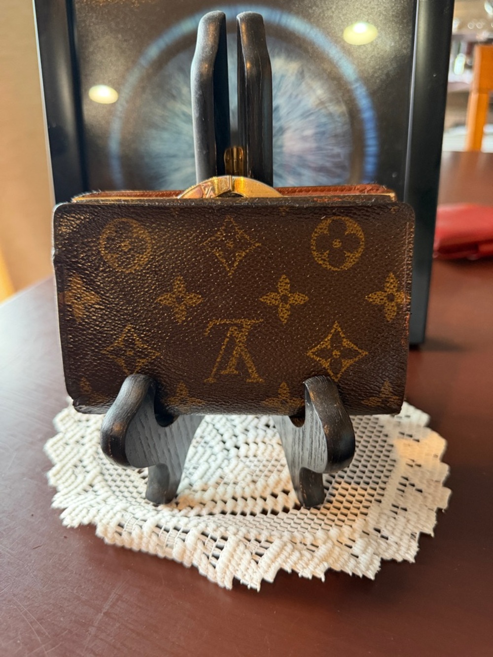 Louis Vuitton Monogram Kiss-Lock Wallet
